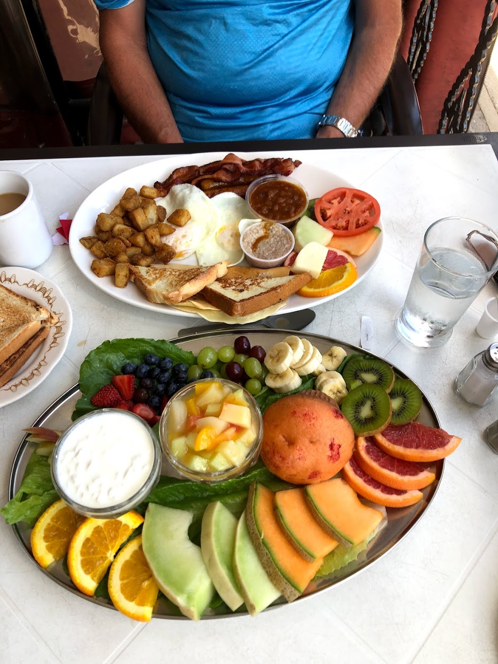 Restaurant Maxime | 49 Rue Notre Dame O, Victoriaville, QC G6P 1R6, Canada | Phone: (819) 758-1516