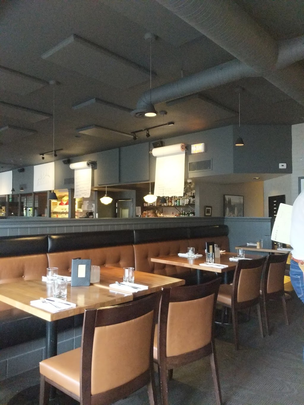 Marios Restaurant | 1105 56 St, Delta, BC V4L 2A2, Canada | Phone: (604) 943-4442