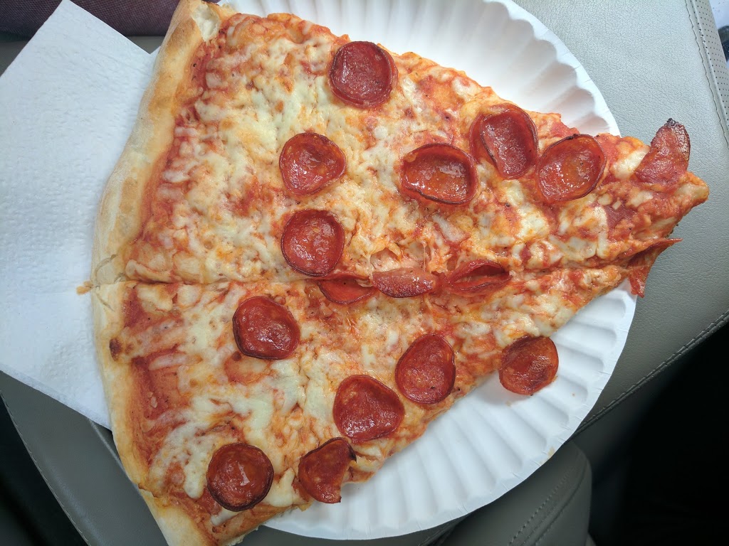Venezia Pizza heartlake | 230 Sandalwood Pkwy E, Brampton, ON L6Z 1R3, Canada | Phone: (905) 846-3648