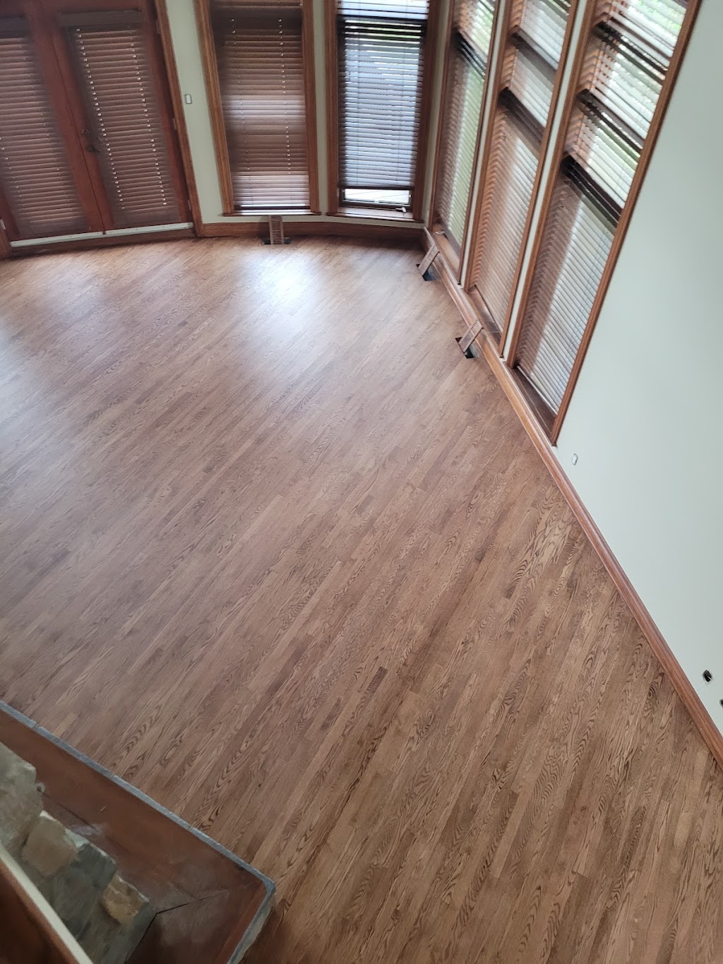 Plancher dantan et daujourdhui | 334 Chem. Labelle, Ivry-sur-le-Lac, QC J8C 2Z8, Canada | Phone: (819) 324-8295