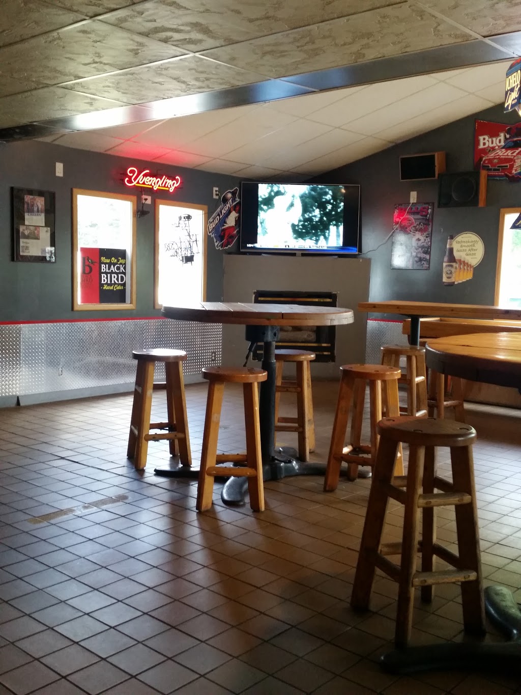 Calhoons pub And Grove | 2598 Main St, Newfane, NY 14108, USA | Phone: (716) 638-0455