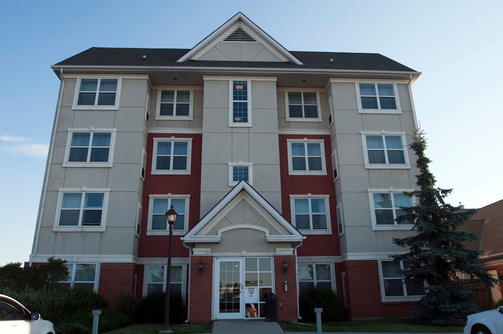 Lakeview Signature Inn - Calgary Airport | 2622 39 Ave NE, Calgary, AB T1Y 7J9, Canada | Phone: (403) 735-3336