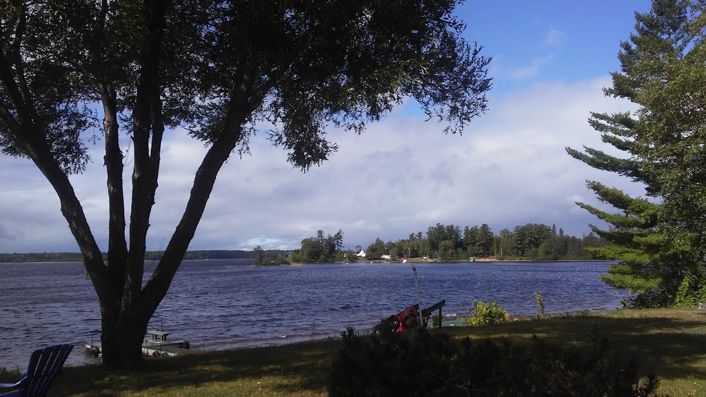Esprit Riverside BnB | 239 Rue Thomas-Lefebvre, Mansfield-et-Pontefract, QC J0X 1R0, Canada | Phone: (613) 717-5222