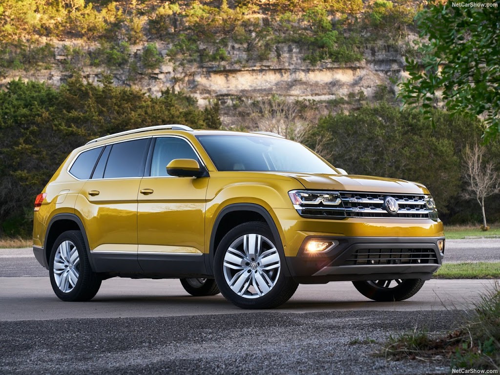 Import Auto Leasing | 1300 Michael St, Ottawa, ON K1B 3N1, Canada | Phone: (613) 744-0472