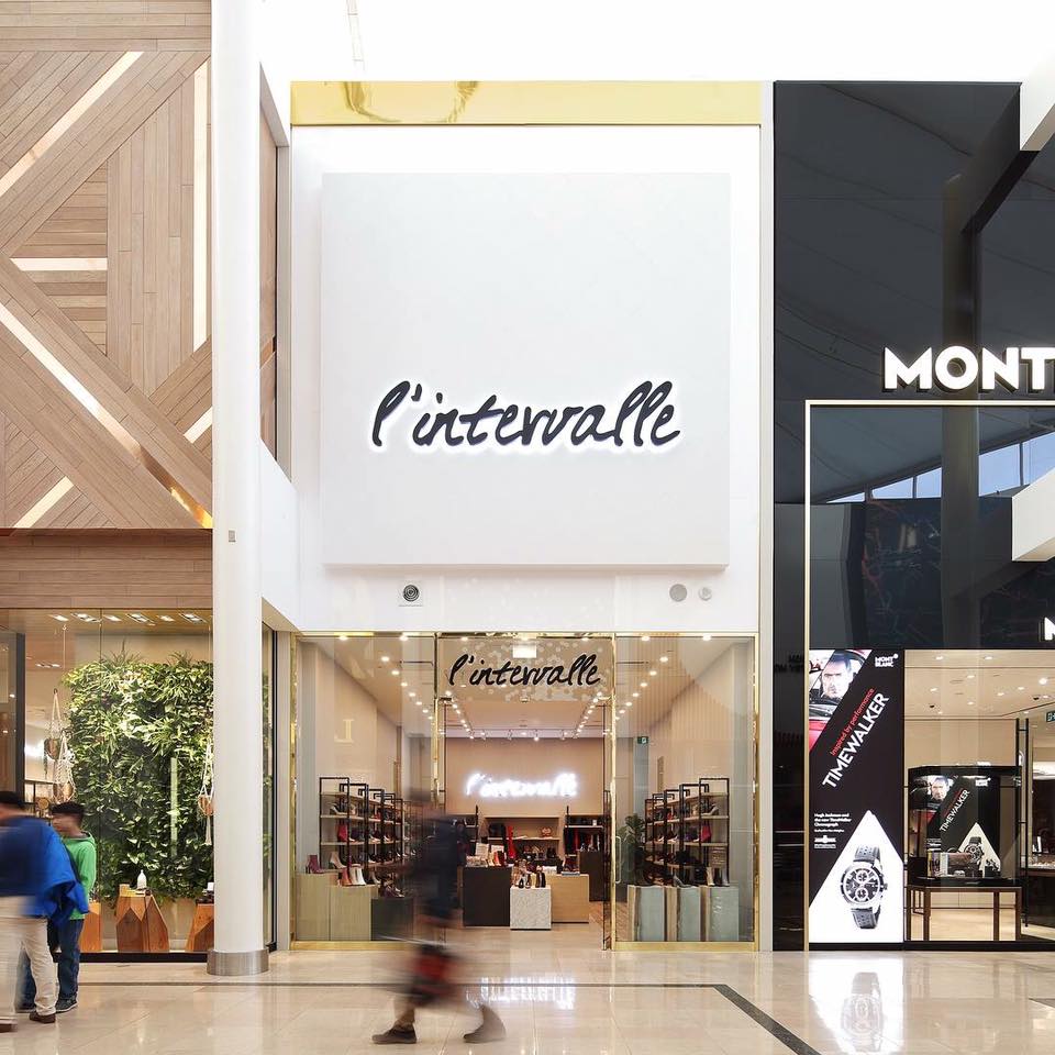 Lintervalle | 25 The West Mall, Etobicoke, ON M9C 1B8, Canada | Phone: (416) 626-0555