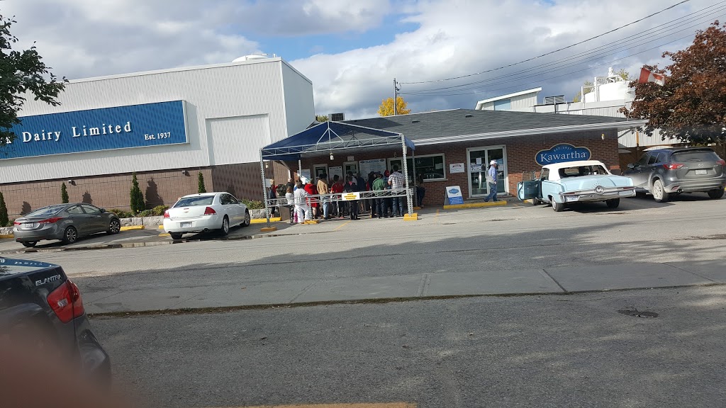 Kawartha Dairy Bobcaygeon | 89 Prince St W, Bobcaygeon, ON K0M 1A0, Canada | Phone: (705) 738-5123
