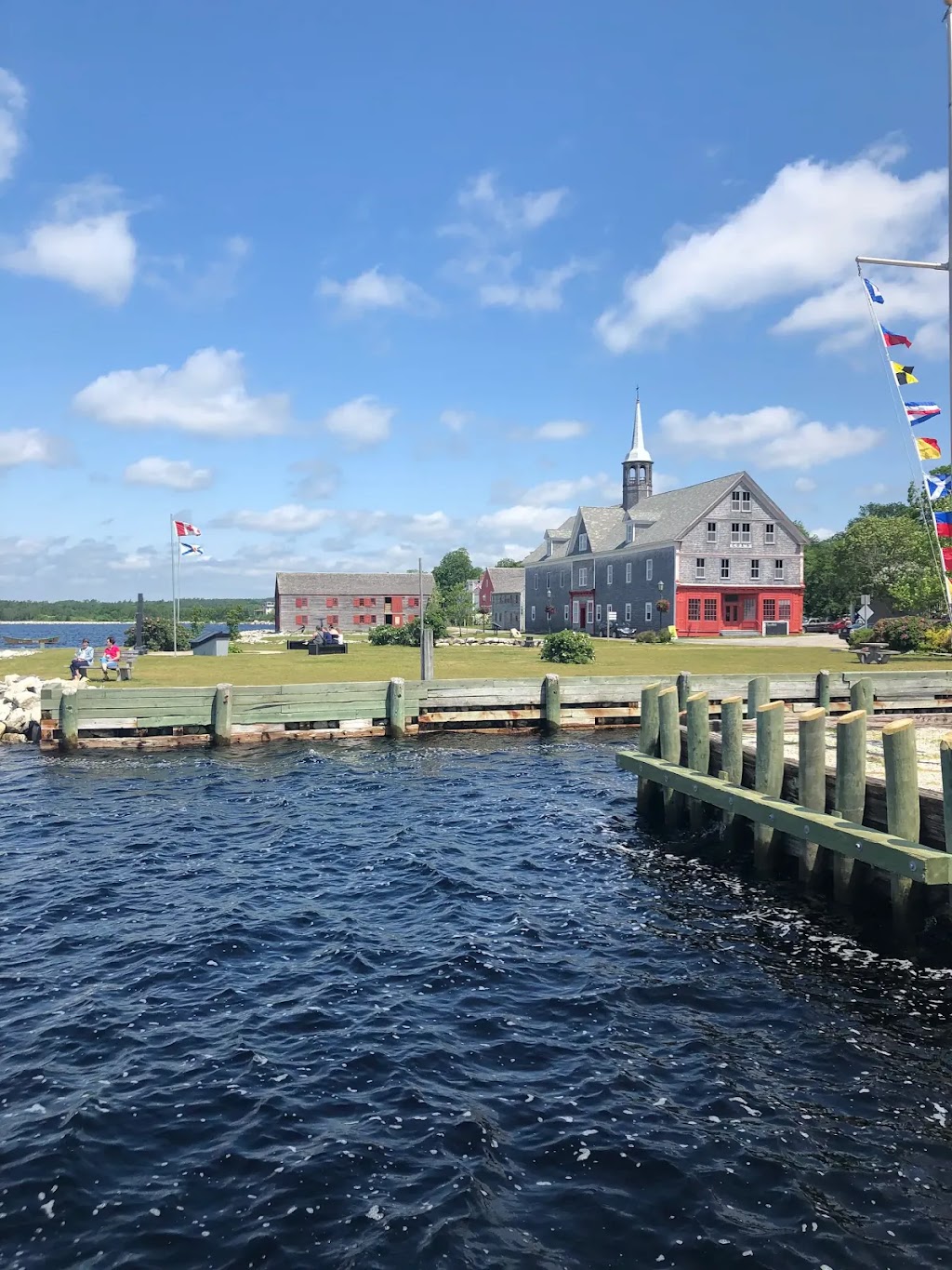 King Street Cottages | 46 King St, Shelburne, NS B0T 1W0, Canada | Phone: (250) 616-3364