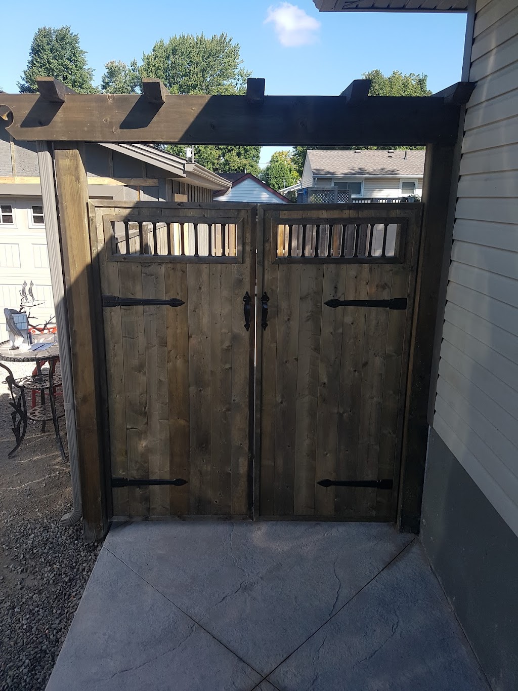 DIGGZ DONE RIGHT | 44 Sharpe Ave, Welland, ON L3C 3R4, Canada | Phone: (905) 380-3731