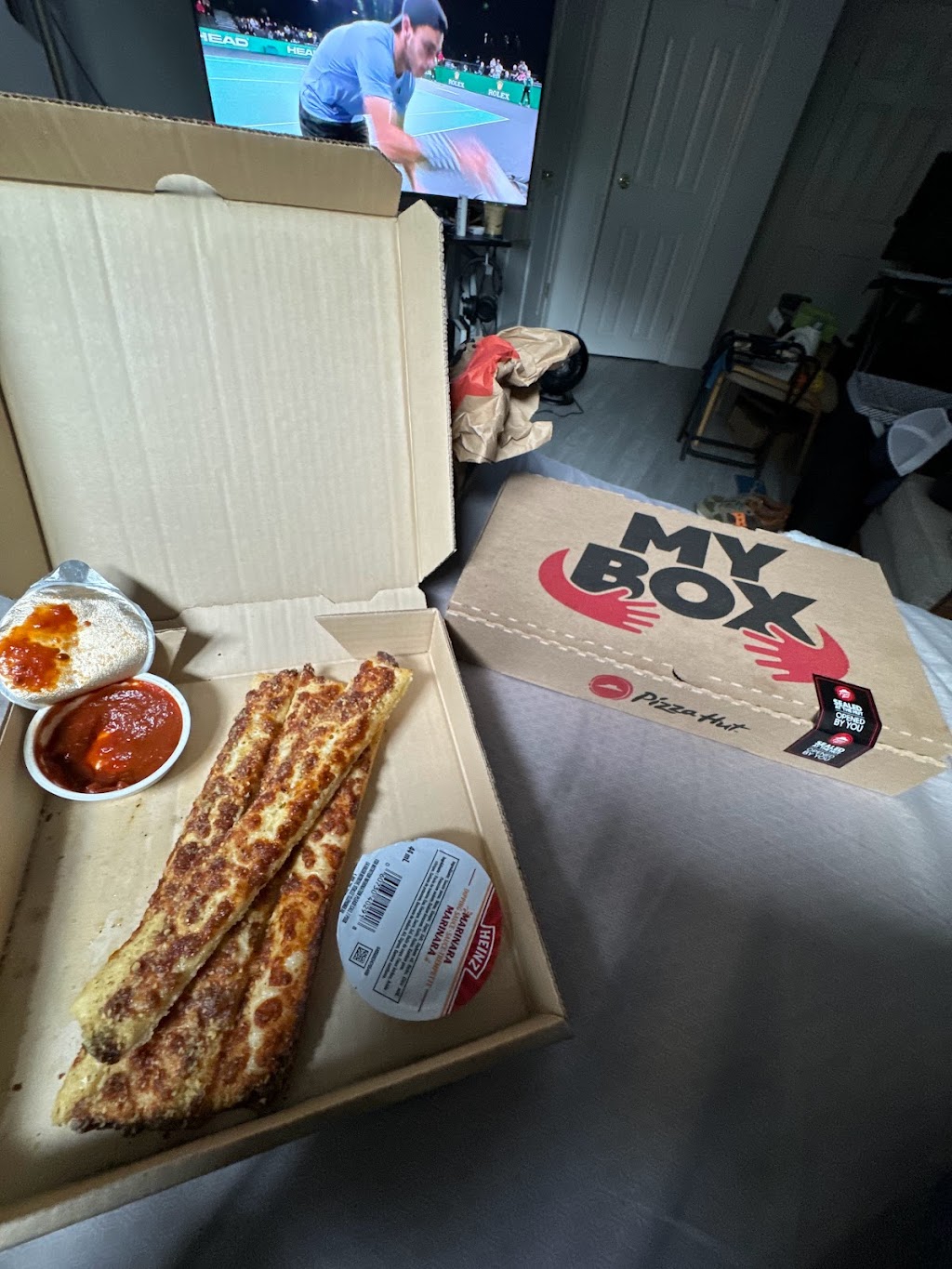 Pizza Hut London | 1255 Kilally Rd, London, ON N5Y 6K9, Canada | Phone: (519) 455-0172