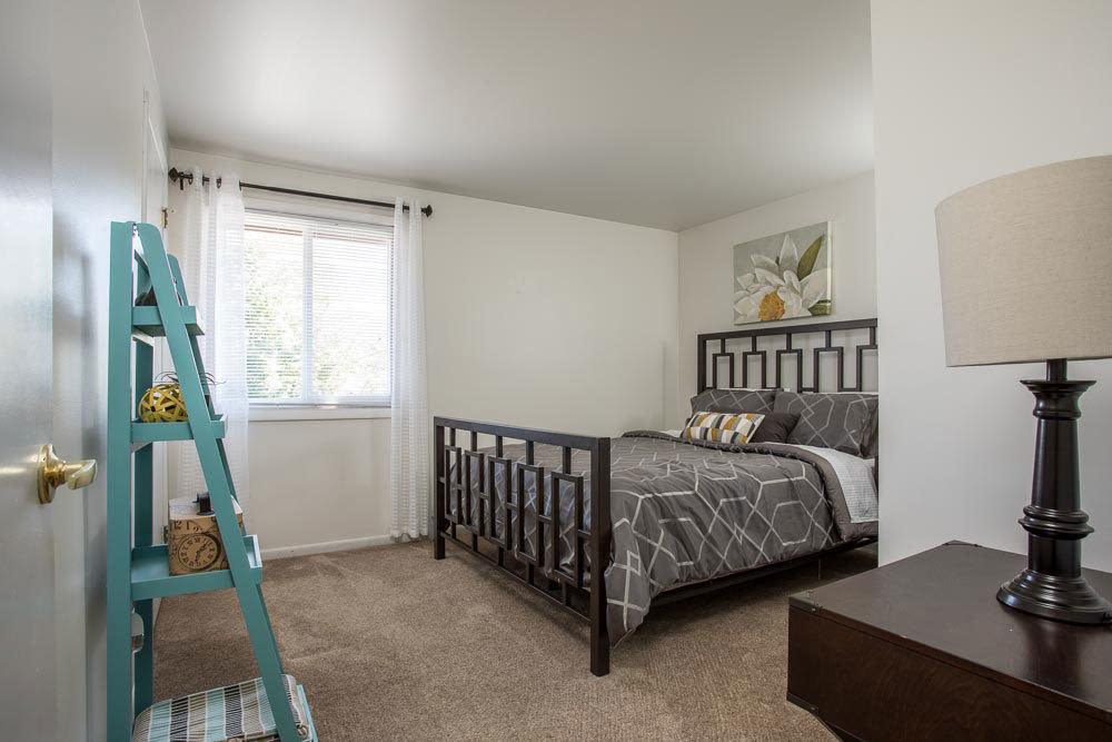 Idylwood Resort Apartments | 101 Slate Creek Dr, Cheektowaga, NY 14227, USA | Phone: (833) 208-6708