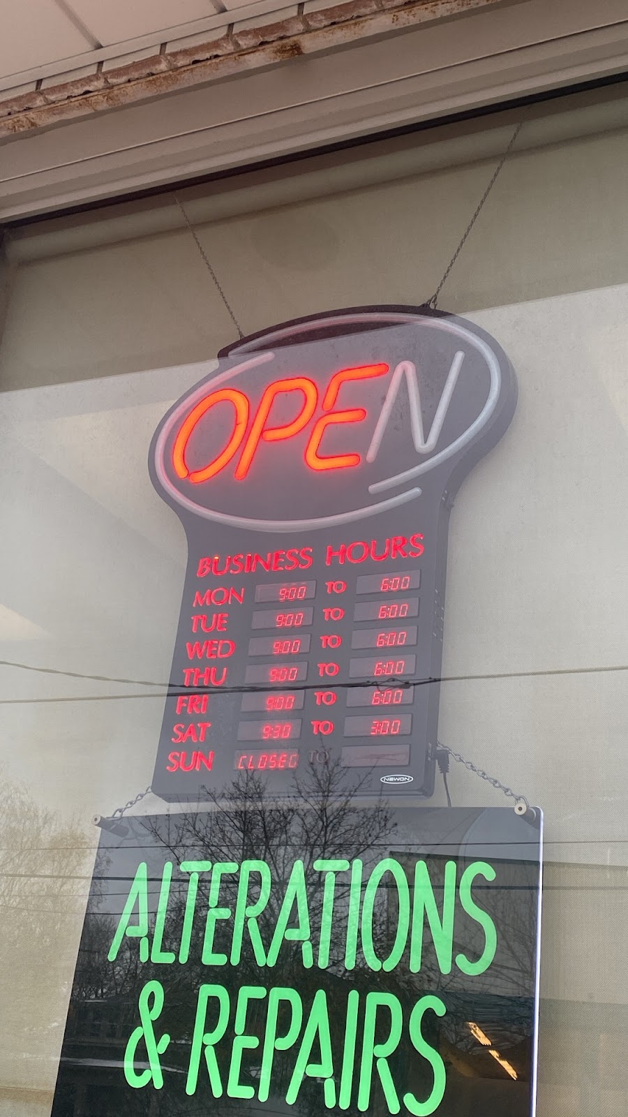 Burdocks Cleaners Plant & Office | 180 Wortley Rd, London, ON N6C 3P7, Canada | Phone: (519) 438-0449