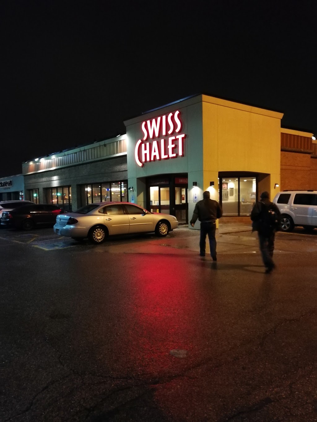 Swiss Chalet | 1067 Wellington Rd, London, ON N6E 2H5, Canada | Phone: (519) 681-1600