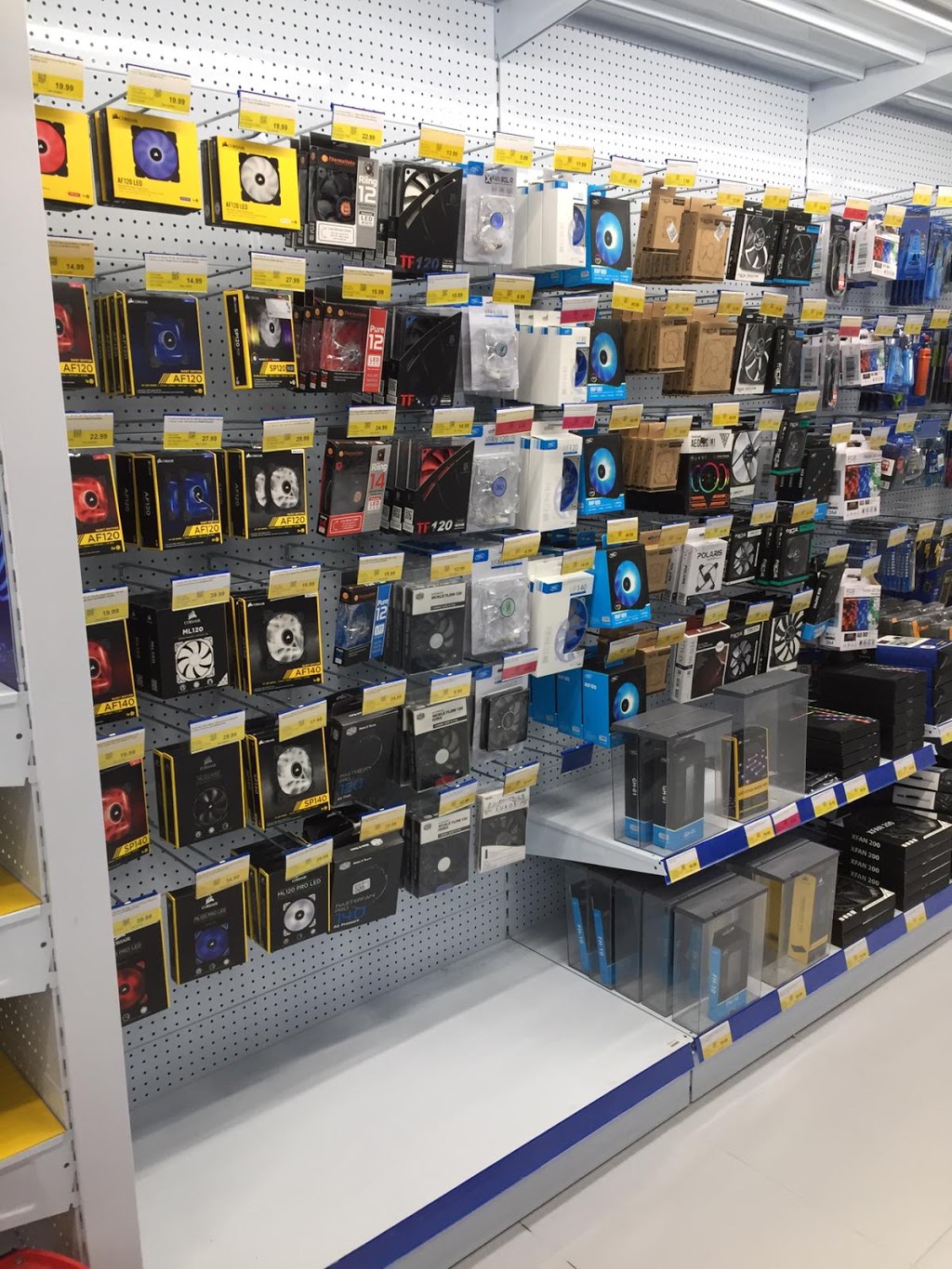 Canada Computers Hamilton | 920 Upper Wentworth St #14, Hamilton, ON L9A 5C5, Canada | Phone: (905) 388-5900