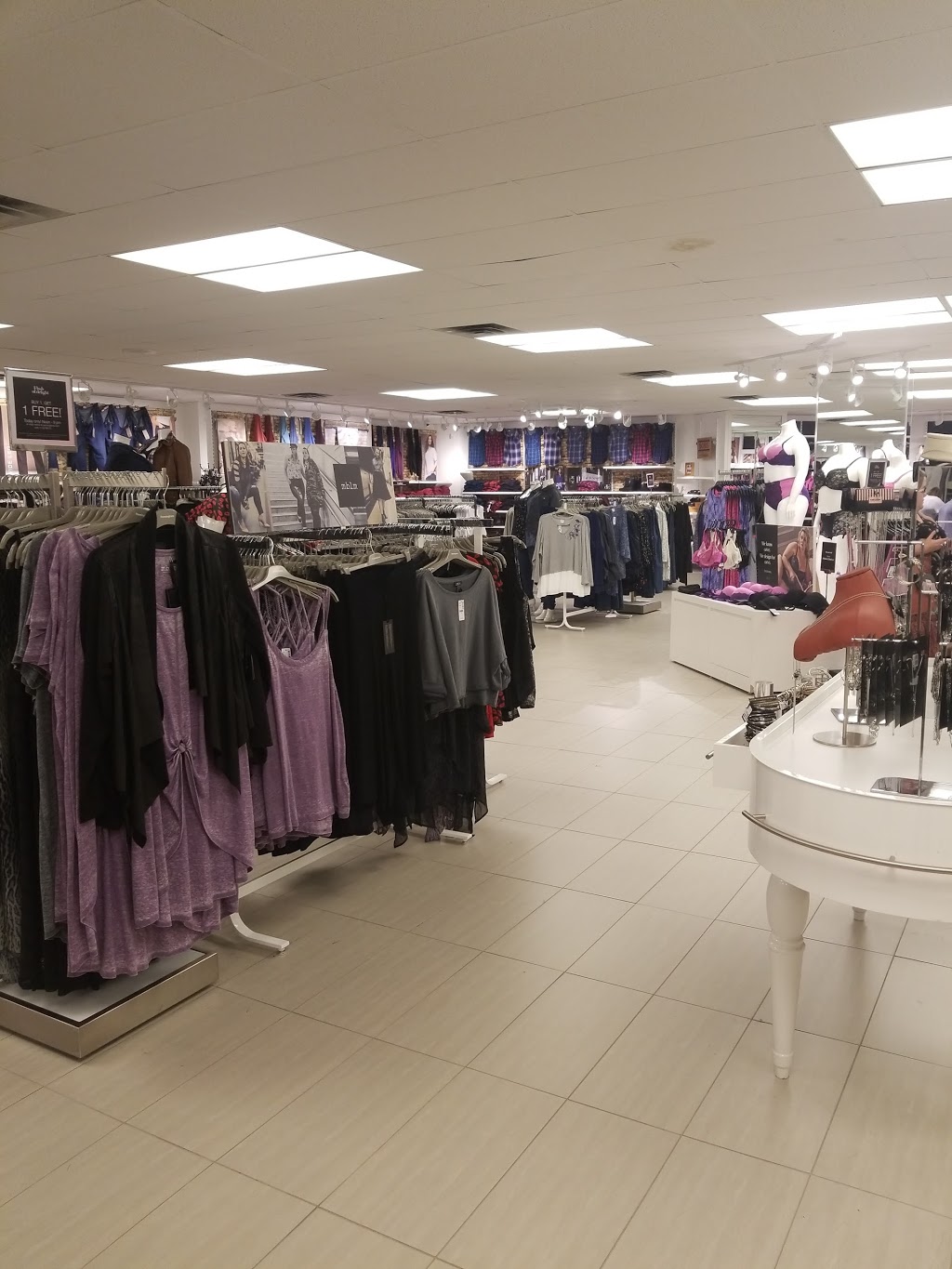 Penningtons | 560 King St W, Oshawa, ON L1J 7J1, Canada | Phone: (905) 571-2350