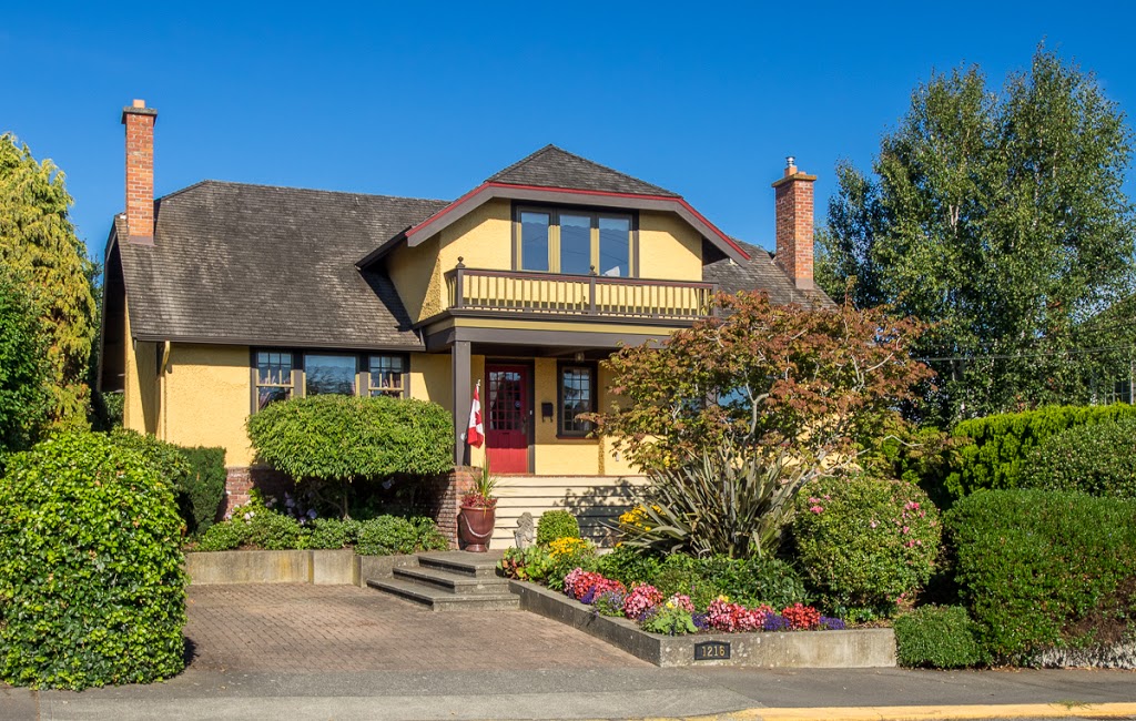 Allison Ducluzeau Victoria Real Estate Pemberton Holmes Ltd. | 805-150 Cloverdale Ave, Victoria, BC V8X 2S9, Canada | Phone: (250) 686-8656