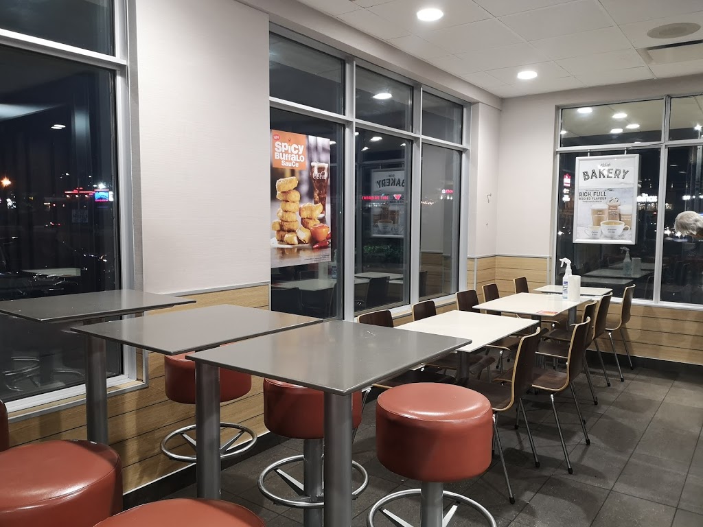 McDonalds | 201 Chain Lake Dr, Halifax, NS B3S 1C8, Canada | Phone: (902) 445-0577