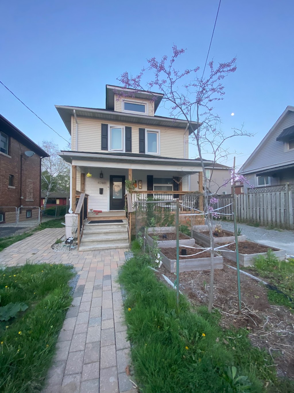 Permaculture Live | 4780 5th Ave, Niagara Falls, ON L2E 4R8, Canada | Phone: (647) 824-1438