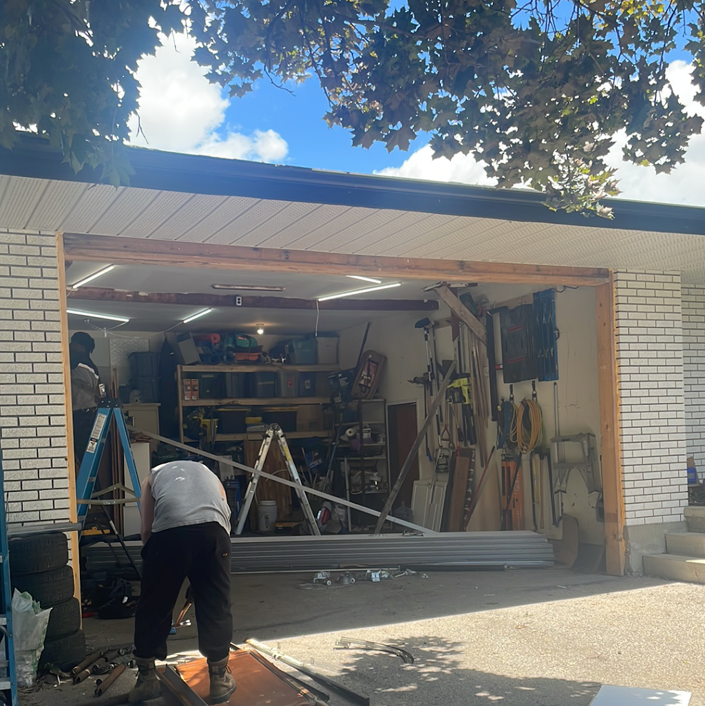 SECURE GARAGE DOOR SERVICES | 35 Virginia Dr, Whitby, ON L1R 2X9, Canada | Phone: (289) 423-9146