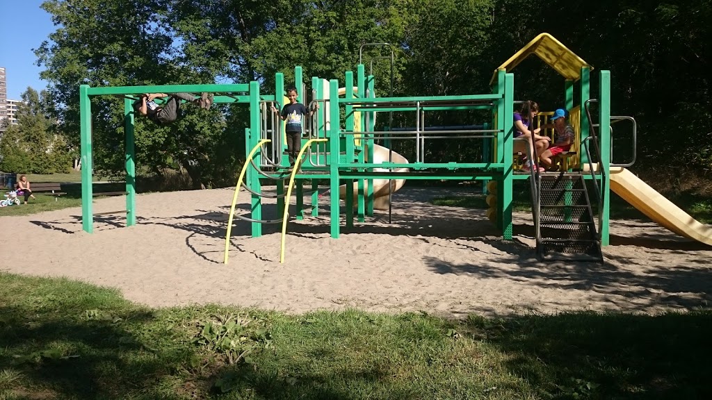Applewood Heights Park | 3119 Joel Kerbel Pl, Mississauga, ON L4Y 0B1, Canada
