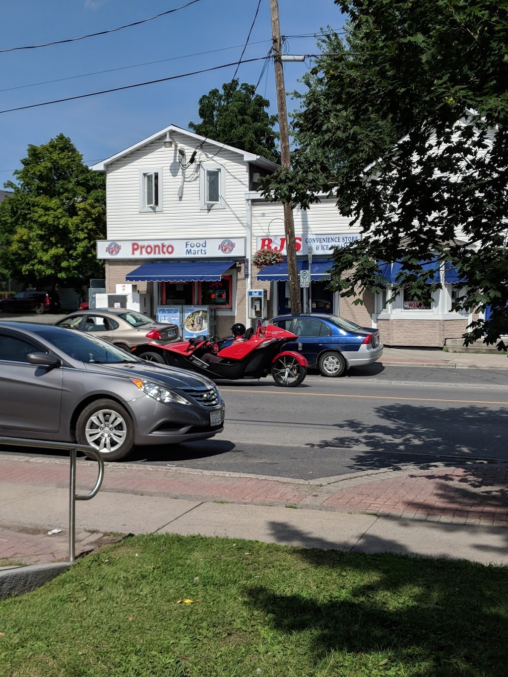 Pronto R J'S Convenience Store 1119 Concession St, Russell, ON K4R