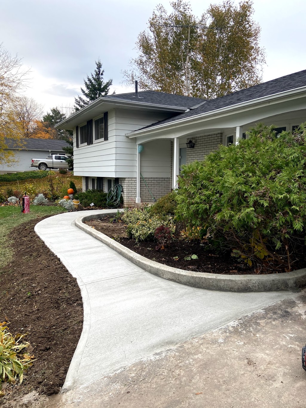 Extreme Landscape and Construction | 778 Bush Rd, Elgin, ON K0G 1E0, Canada | Phone: (613) 532-5057
