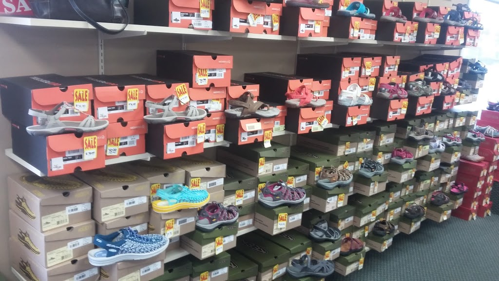 Shoetopia - Fergus | 860 Tower St S, Fergus, ON N1M 3N7, Canada | Phone: (519) 787-1834