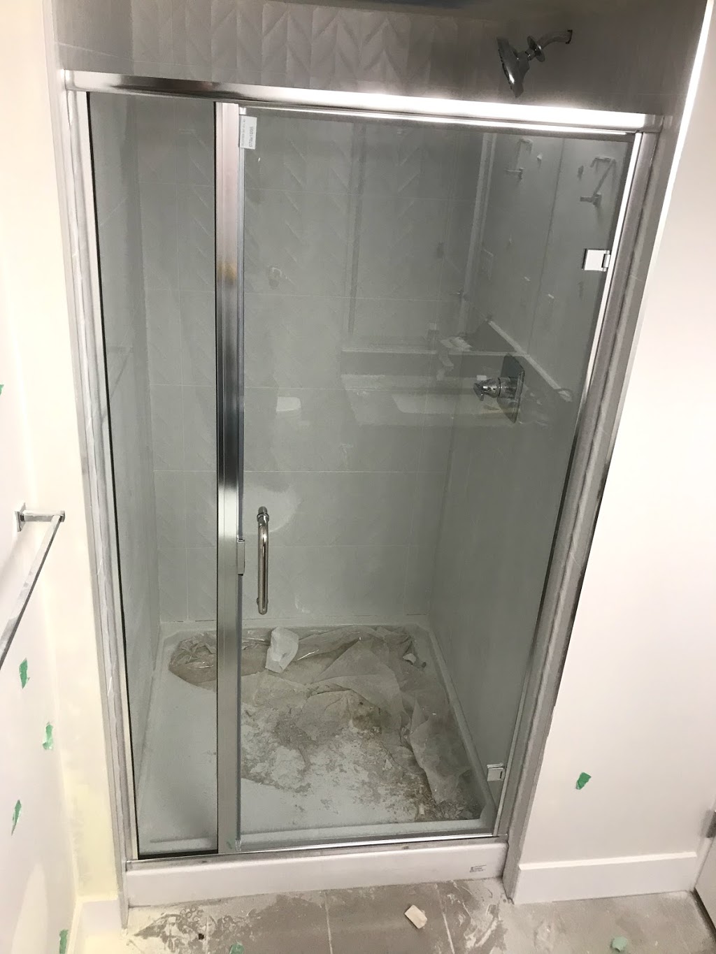 EVELYN GLASS AND CLOSETS | 45466 Meadowbrook Dr, Chilliwack, BC V2P 7R9, Canada | Phone: (778) 223-8565