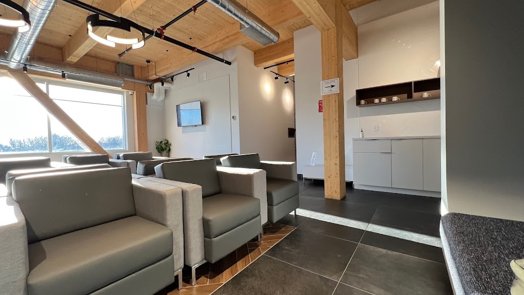 Lacroix Médecine Privée - Laval | 1500 R. Montgolfier local 300, Laval, QC H7T 0A2, Canada | Phone: (450) 250-9191