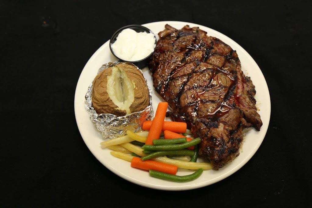 Call-Inns Hotel & Wise-ers Bar and Restaurant | 125 Broadway Avenue East, Pilot Mound, MB R0G 1P0, Canada | Phone: (204) 825-2800