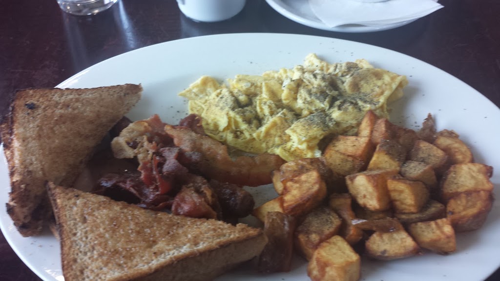 Daylight Diner | 80 Bolton St, Bobcaygeon, ON K0M 1A0, Canada | Phone: (705) 738-6609