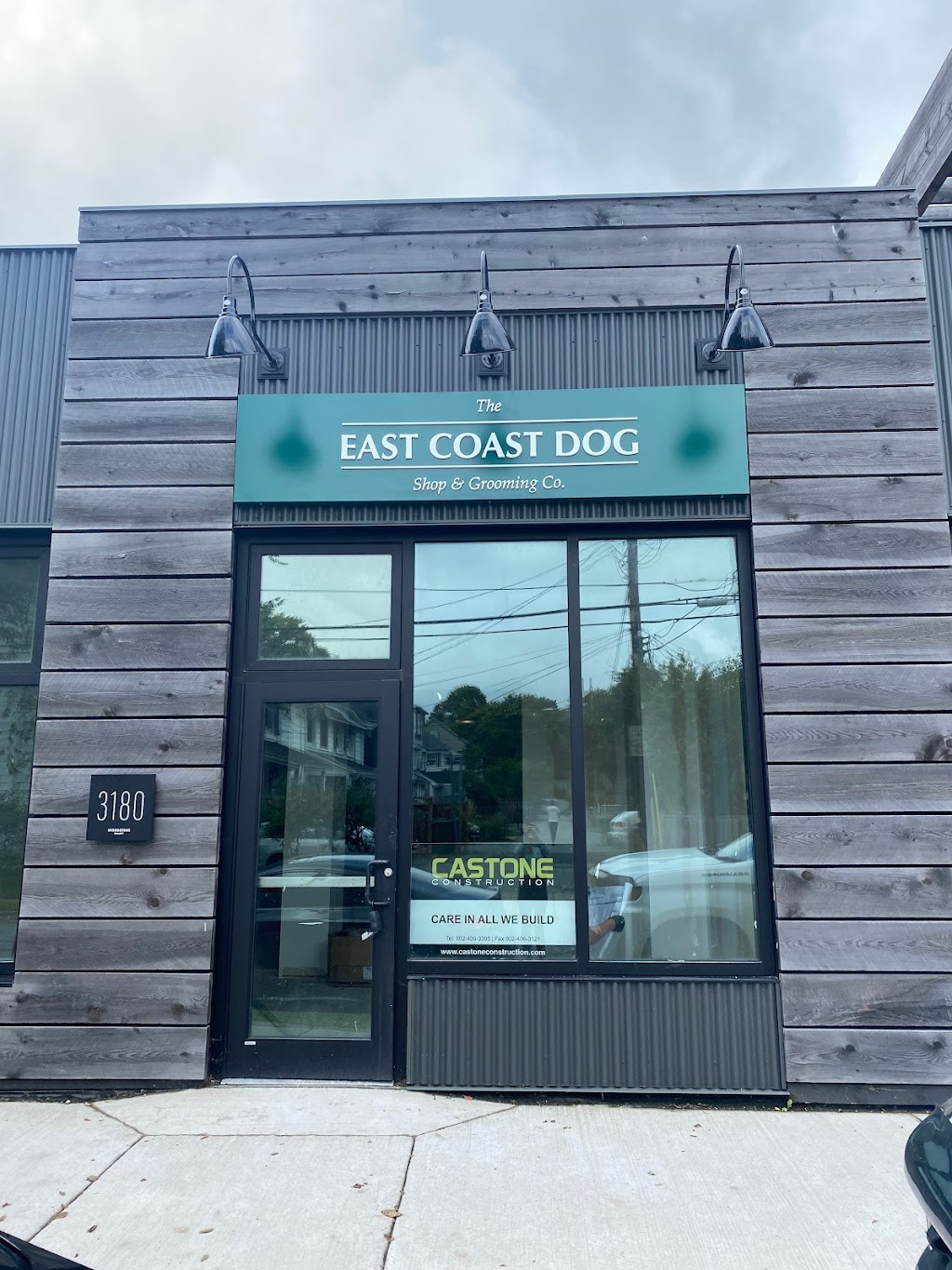 East Coast Dog | 3180 Isleville St, Halifax, NS B3K 3Y3, Canada | Phone: (902) 200-8332