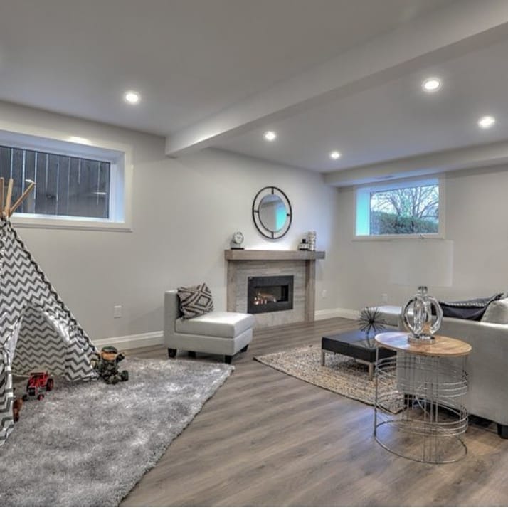 TREE Furniture & Accessory Rental | 461 North Service Rd W Unit B1, Oakville, ON L6M 2V5, Canada | Phone: (905) 847-5886