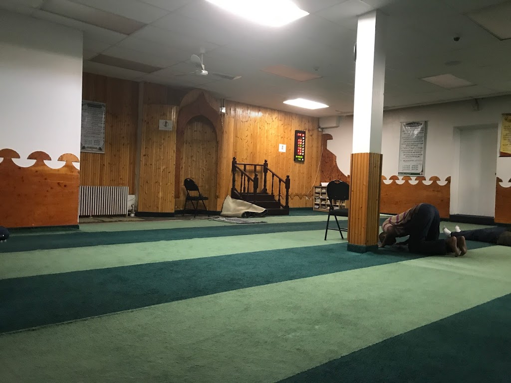 Masjid Al-Risalah | 1750A Victoria Park Ave, North York, ON M1R 1R4, Canada | Phone: (416) 288-0742