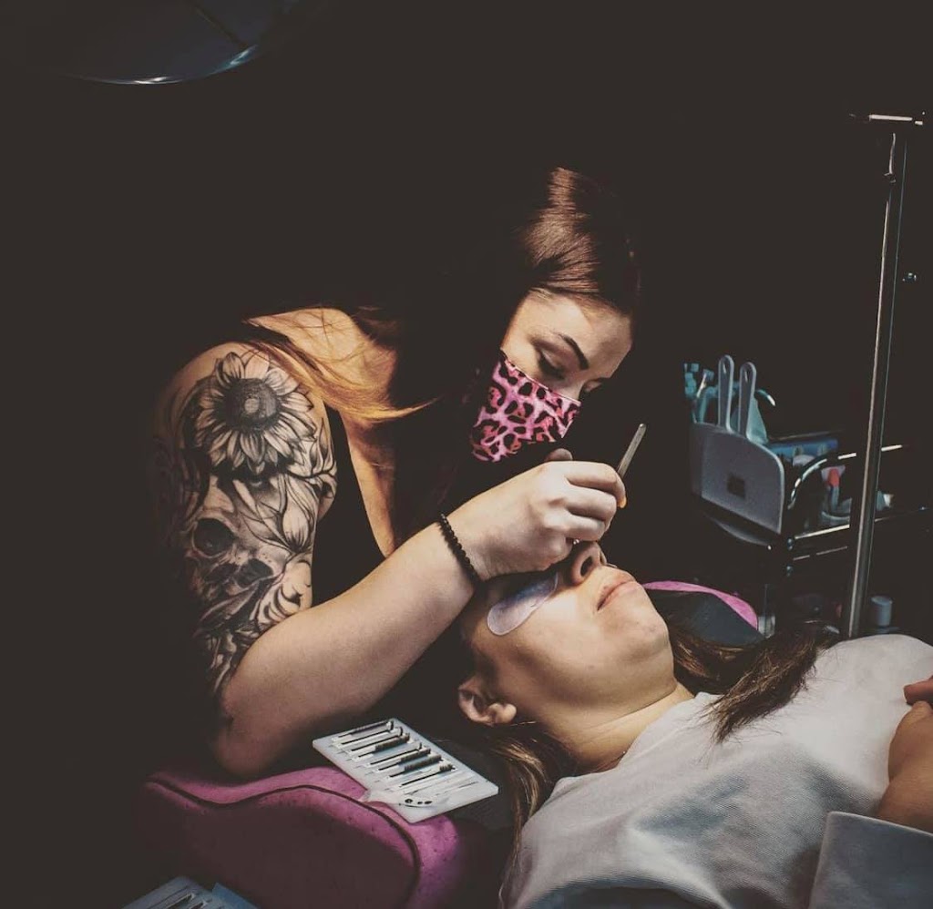 Wynx Beauty Bar | 388 Kingston Dr, Red Deer, AB T4P 0H2, Canada | Phone: (403) 458-1380