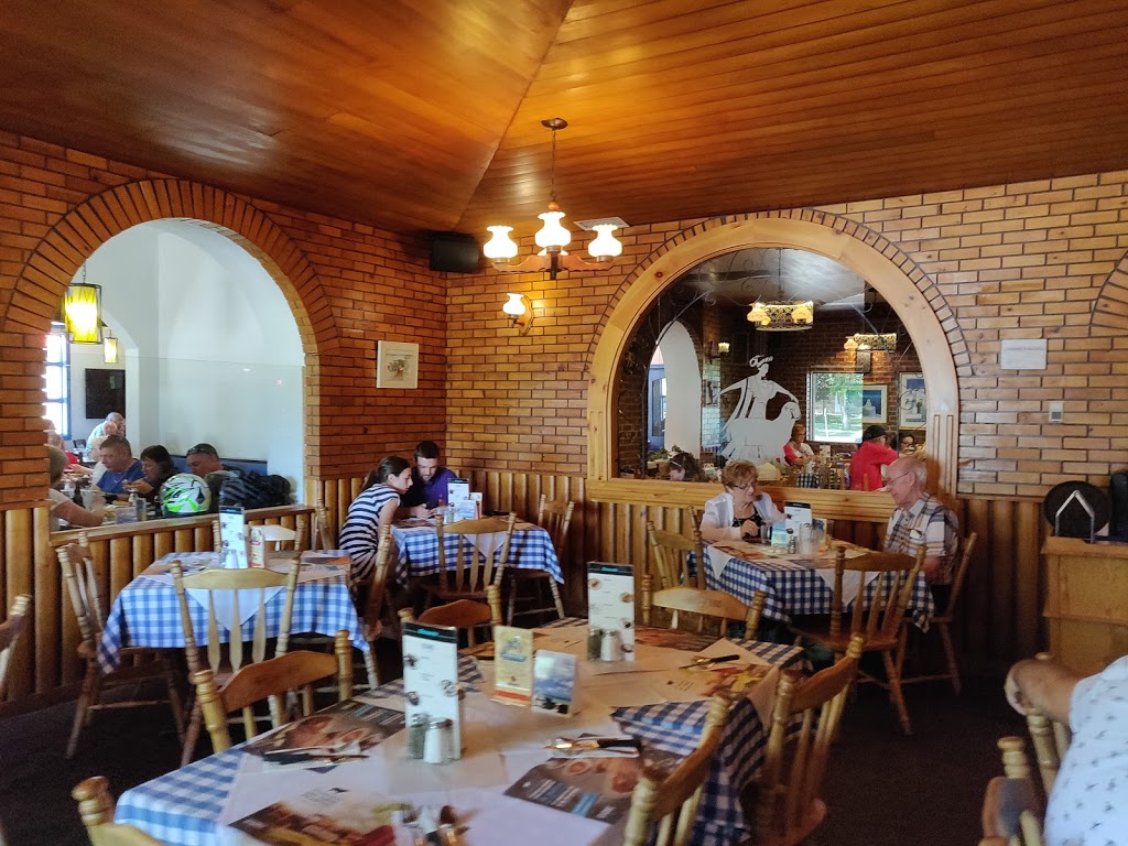 Restaurant Le Grec | 9151 Rue Notre Dame O, Trois-Rivières, QC G9B 6T2, Canada | Phone: (819) 377-2511