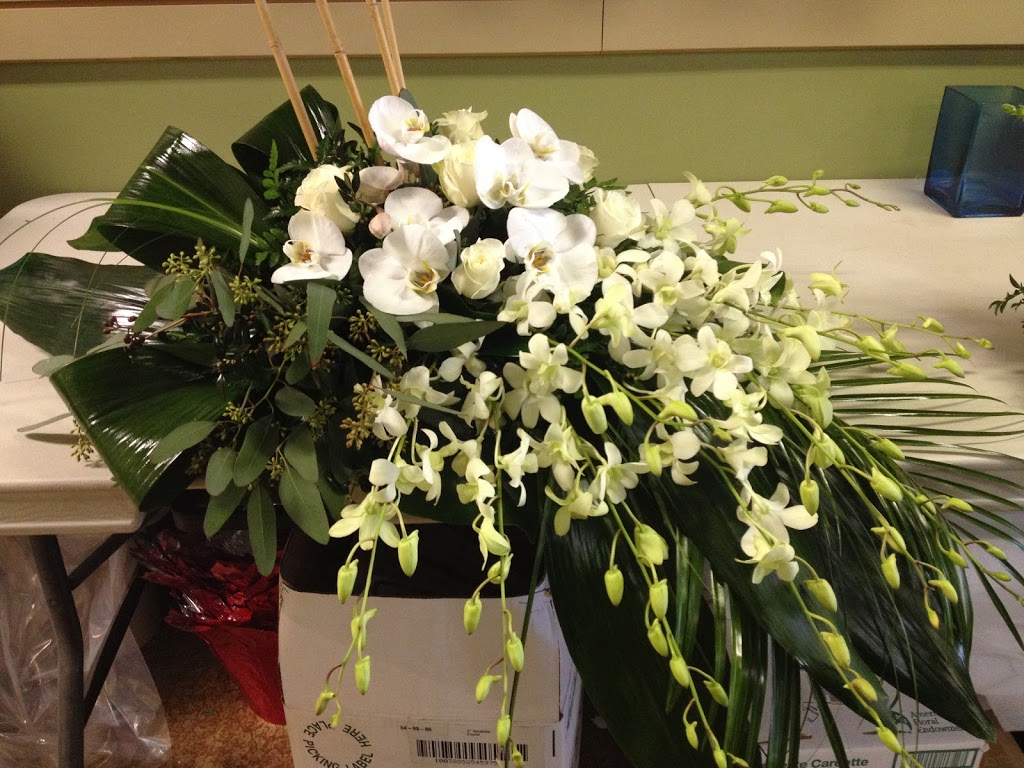 Crown Floral Boutique | 900 Watters Rd, Orléans, ON K4A 0B4, Canada | Phone: (613) 841-7770