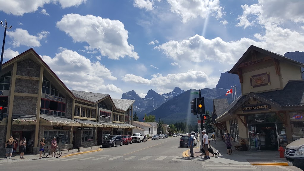 Bow Valley Stand Up Paddleboarding and Surf | 1430 2 Ave Unit 102, Canmore, AB T1W 1M9, Canada | Phone: (403) 707-7202