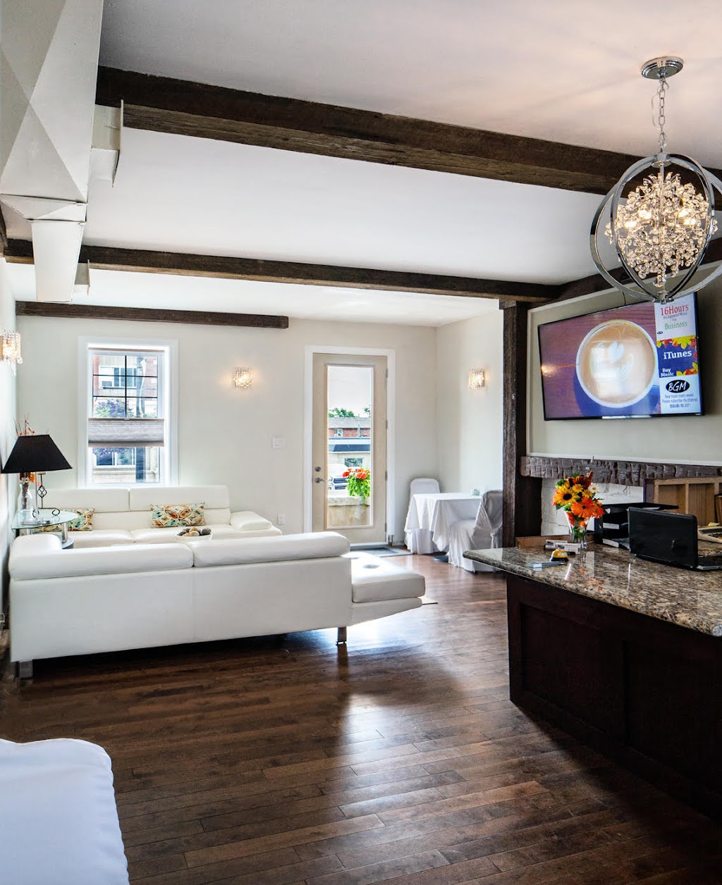 Pacific Hotel Wiarton | 624 Berford St, Wiarton, ON N0H 2T0, Canada | Phone: (519) 534-1370