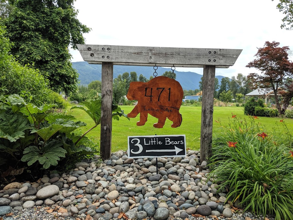Three Little Bears Farm | point of interest | 471 Laurier Ave, Port Coquitlam, BC V3E 3G1, Canada | 7788613498 OR +1 778-861-3498