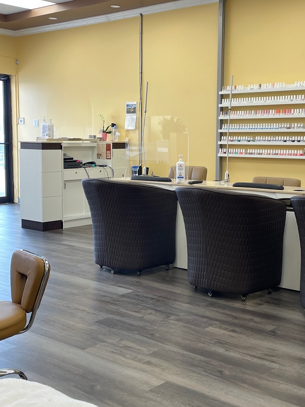 Unique Nails & Spa | point of interest | 360 Caradoc St S, Strathroy, ON N7G 2P6, Canada | 5192052858 OR +1 519-205-2858