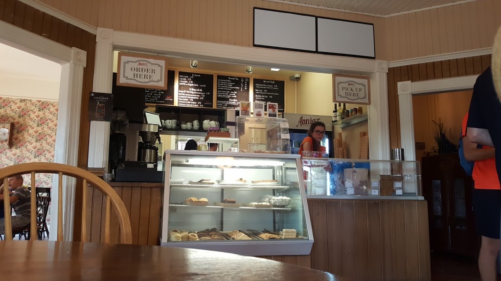 Annies Café | 15985 Bow Bottom Trail SE, Calgary, AB T2J 7A7, Canada | Phone: (403) 476-1308