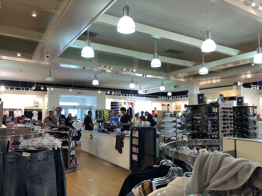 Tommy Hilfiger | 500 Rue de la place Champêtre, Bromont, QC J2L 0A1, Canada | Phone: (450) 534-2389