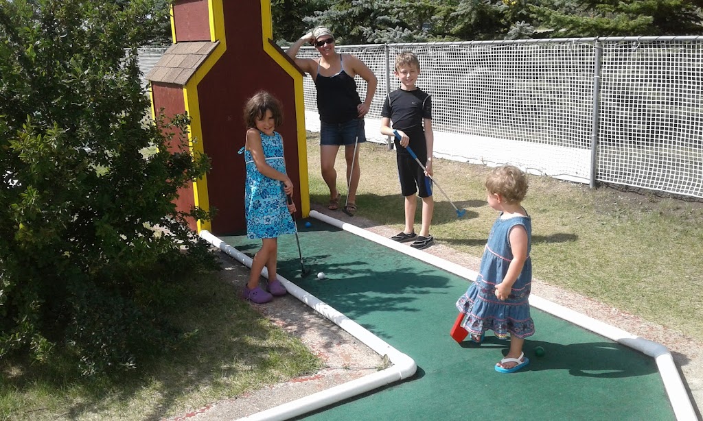 Manitou Mini Golf | 203-209 365 Hwy, Manitou Beach, SK S0K 4T1, Canada | Phone: (306) 250-4801