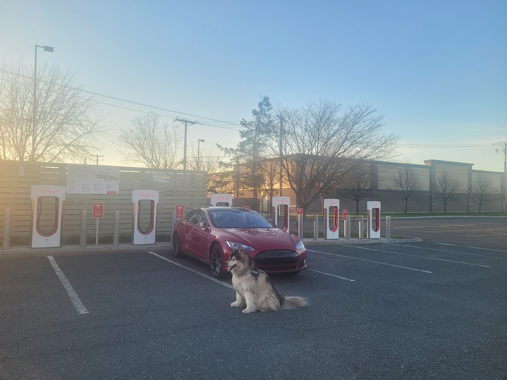 Tesla Supercharger | 755 Bd René-Lévesque, Drummondville, QC J2C 6Y7, Canada | Phone: (877) 798-3752