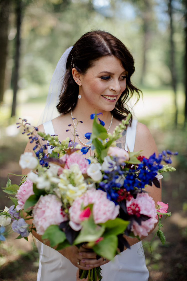 Castledale Flower Farm | 4792 BC-95, Castledale, BC V0A 1H7, Canada | Phone: (250) 272-1881