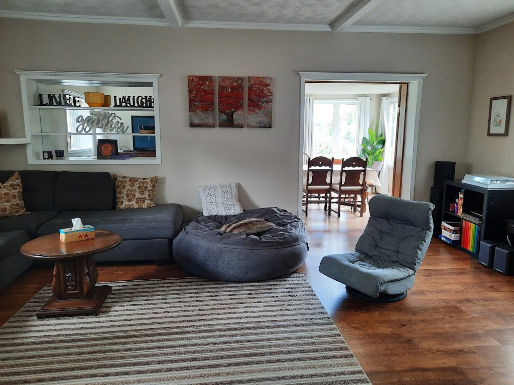 The Lions Lighthouse Cottage | 23 Mill St, Lions Head, ON N0H 1W0, Canada | Phone: (519) 835-6620