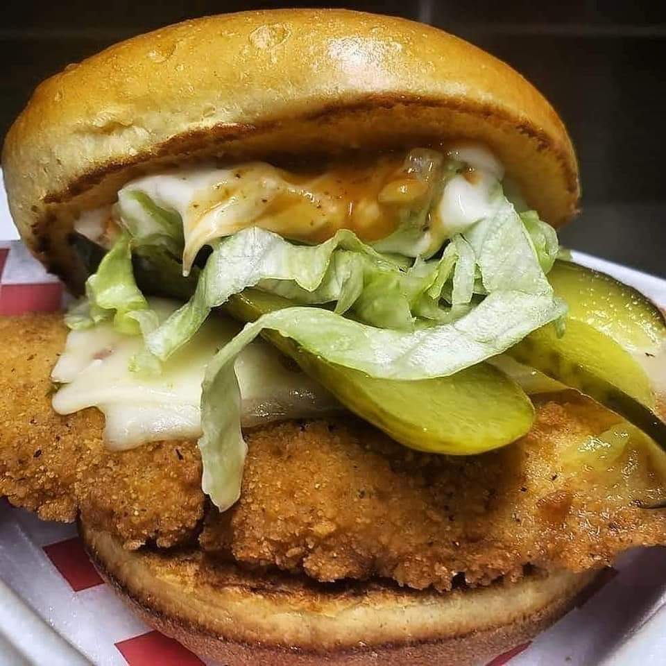 Kickin Wings | 630 Jubilee Rd, Muncey, ON N0L 1Y0, Canada | Phone: (519) 264-1960