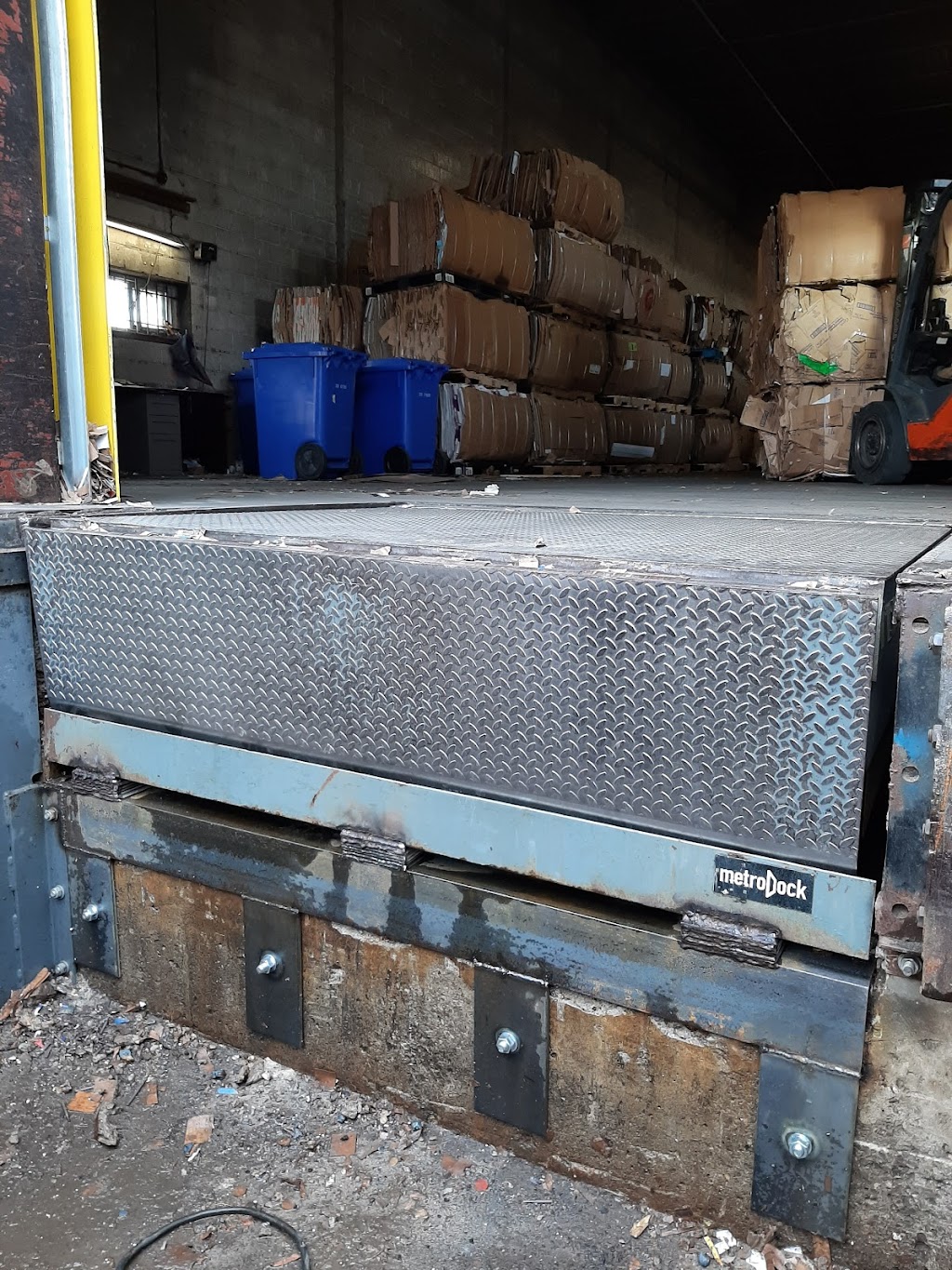 Als door and dock solutions | 5460 Rochelle Way, Mississauga, ON L5M 6N4, Canada | Phone: (647) 915-4696