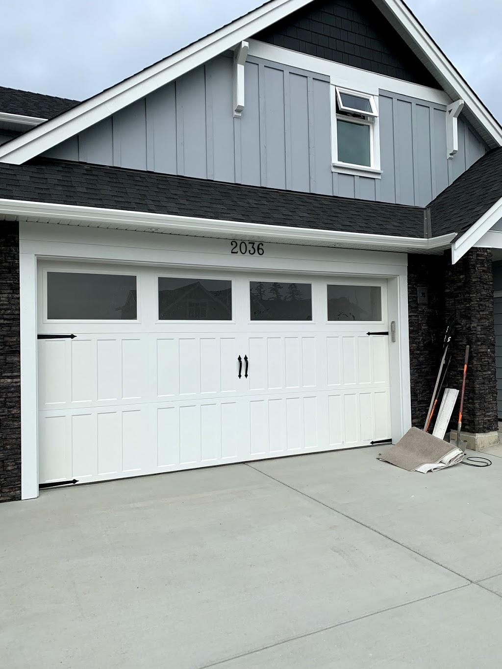 Kingdom Garage Doors Ltd | Extension Rd, Nanaimo, BC V9X 1G3, Canada | Phone: (250) 713-9125