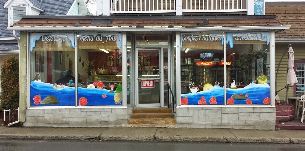 Crèmerie Les Folies Glacées | 289, rue Principale, Saint-Sauveur, QC J0R 1R0, Canada | Phone: (450) 227-7104